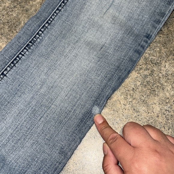 Boot-Cut Light Blue Jeans 👖 - Picture 9 of 12